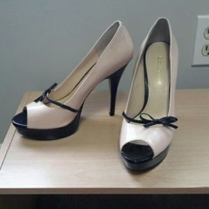 Enzo Angiolini peep toe platform pumps